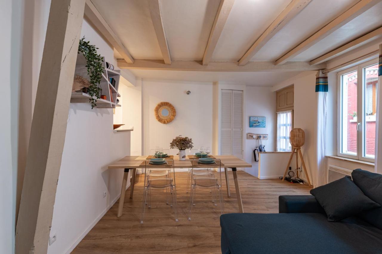 Les Templiers - Maison Avec Cour à 20 M Du Port - Hébergement de vacances *